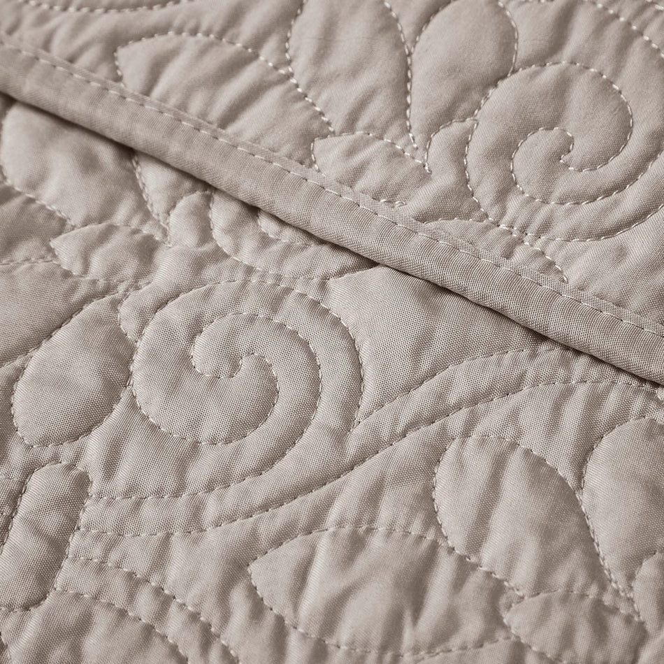 Quebec Oversized Quilted Throw - Khaki - 60x70"