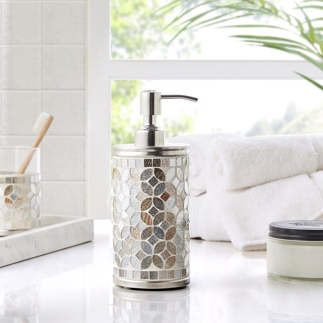 Croscill Seville Mosaic Glass Lotion Pump - Silver  - One Size Shop Online & Save - ExpressHomeDirect.com