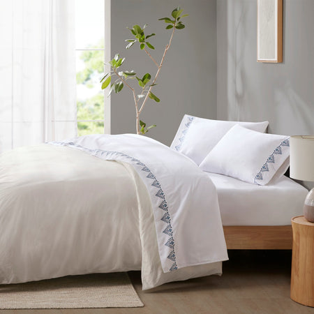 Madison Park Embroidered Microfiber 4 PC Sheet Set - Blue Blossom - King Size