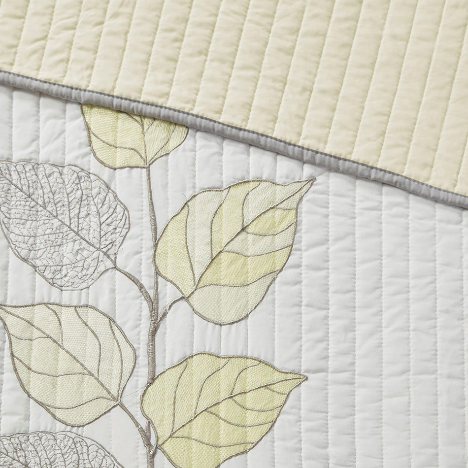 Caelie 6 Piece Embroidered Quilt Set with Throw Pillows - Yellow - Full Size / Queen Size